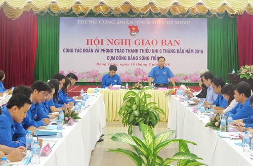 Bí thư Trung ương Đoàn Nguyễn Anh Tuấn phát biểu tại Hội nghị
